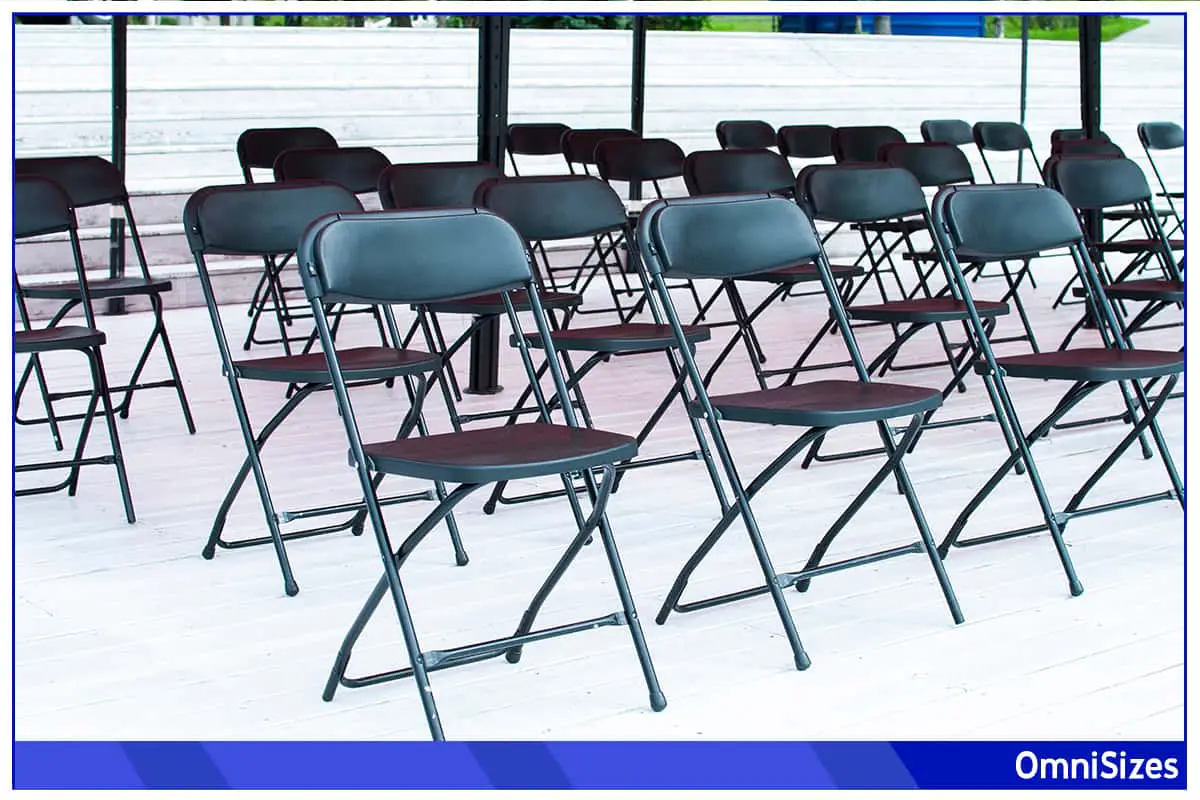 31 Folding Chairs