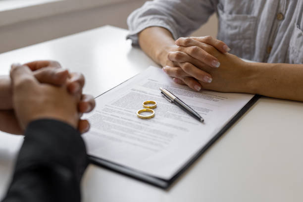Divorce Lawyer - Expert Legal Guidance